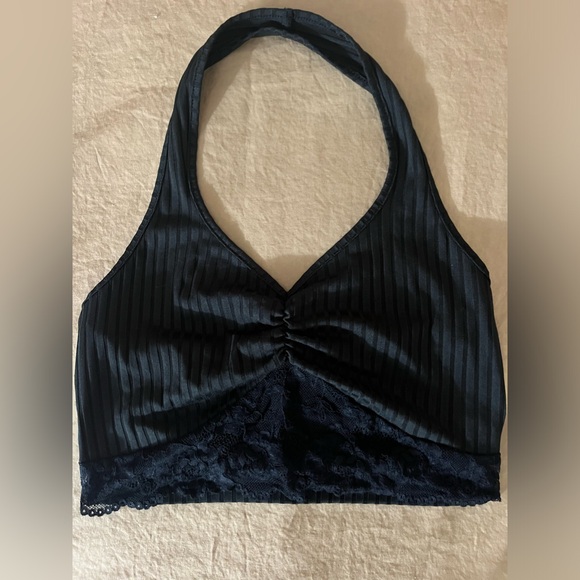 Black Lace Halter Top 🖤 - Picture 2 of 4